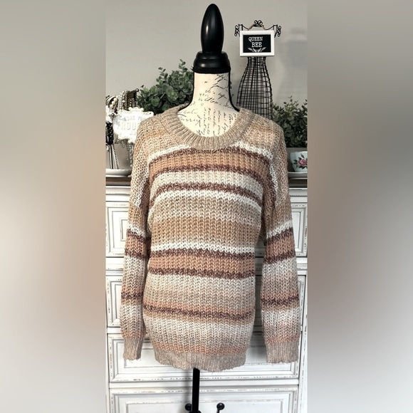 🖤 SUPRA-SOFT!! The perfect cozy sweater from AEO, size women’s small. - Picture 1 of 10